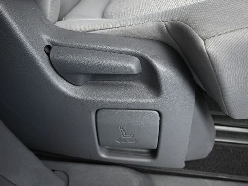 Used 2021 Toyota Sienna LE image 42