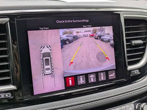 Used 2021 Chrysler Pacifica Touring-L w/ Premium & Safety Sphere Group image 23