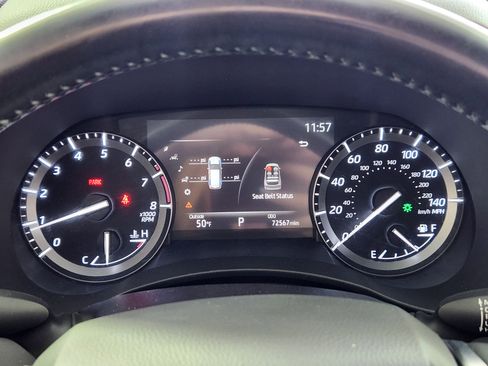 Used 2021 Toyota Highlander XLE image 21