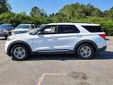 Used 2020 Ford Explorer XLT image 2
