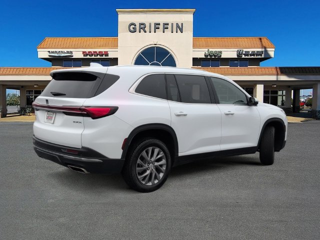 Used 2025 Buick Enclave Preferred FWD image 4