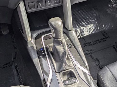 Used 2023 Toyota Corolla Cross XLE image 13