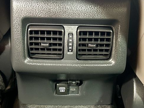 Used 2025 Toyota Camry SE w/ Convenience Package FWD image 21