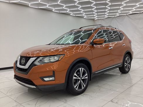 Used 2018 Nissan Rogue SL w/ Premium Package AWD/4WD image 6