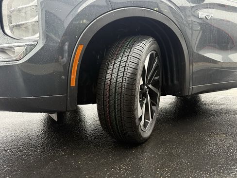 Used 2025 Mitsubishi Outlander SE image 34