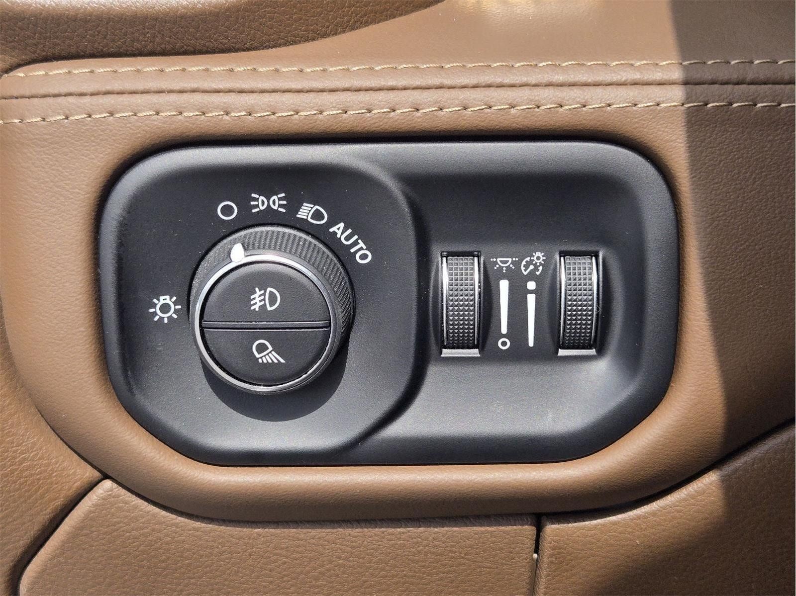 Used 2024 RAM 2500 Limited w/ Safety Group AWD/4WD image 21