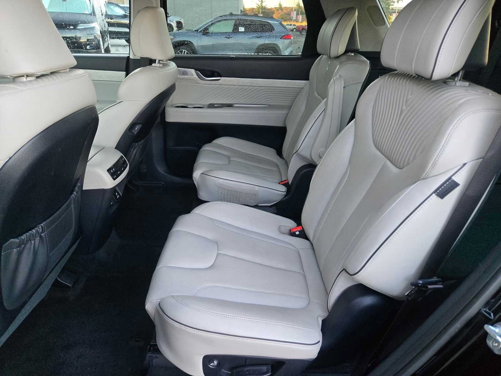 Used 2024 Hyundai Palisade Calligraphy FWD image 11