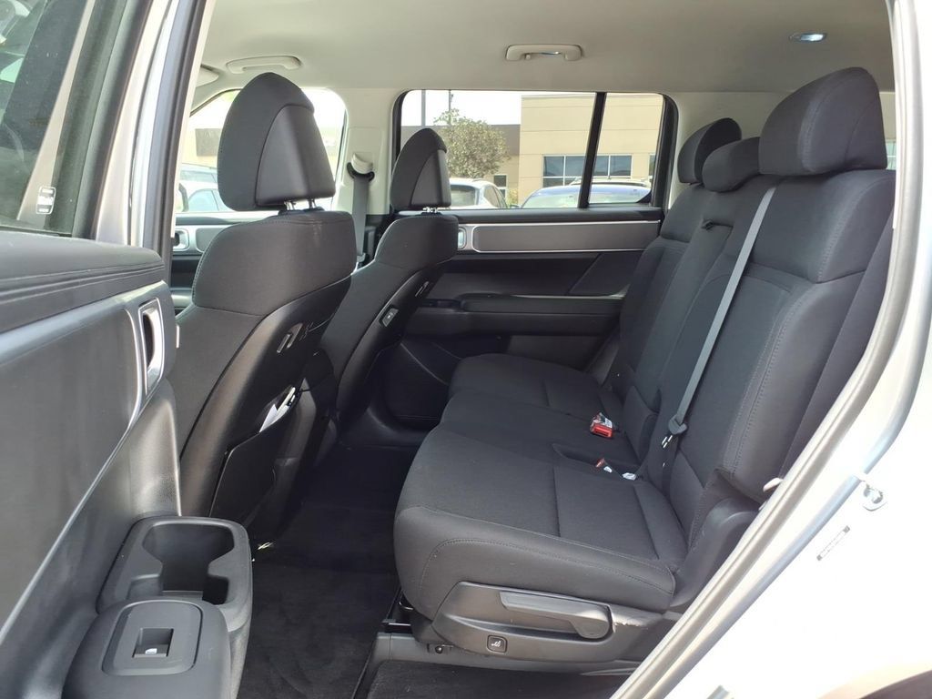 Used 2026 Hyundai Santa Fe SE FWD image 11