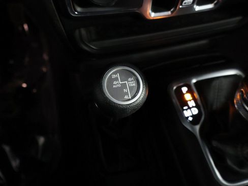 Used 2024 Jeep Wrangler Unlimited Sahara AWD/4WD image 46