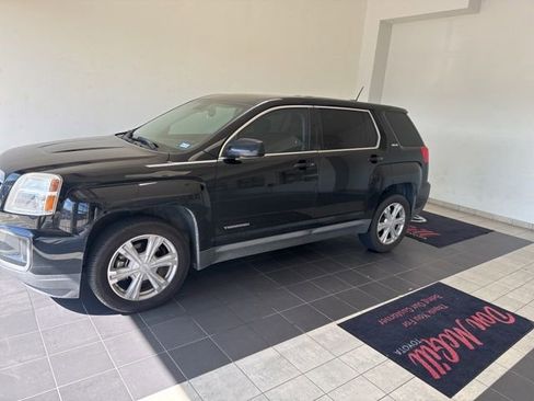 Used 2017 GMC Terrain SLE FWD image 1