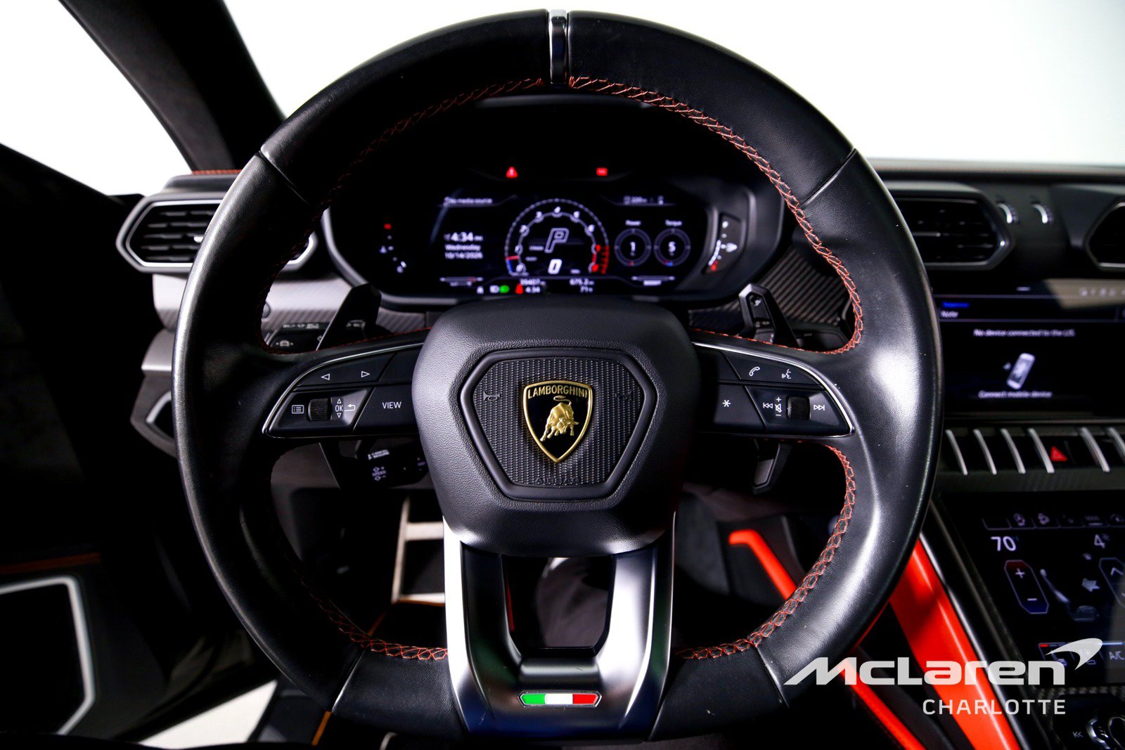 Used 2022 Lamborghini Urus AWD/4WD image 14