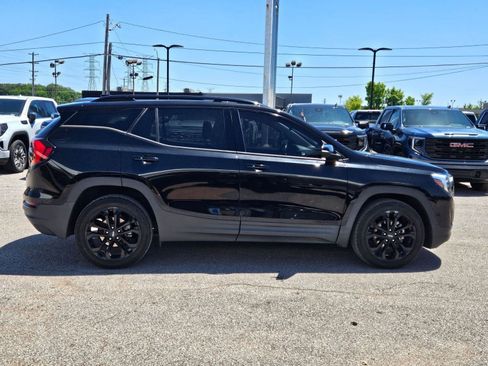 Used 2021 GMC Terrain SLT w/ Infotainment Package II FWD image 8