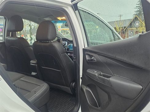 Used 2023 Chevrolet Bolt LT w/ Infotainment Package image 14