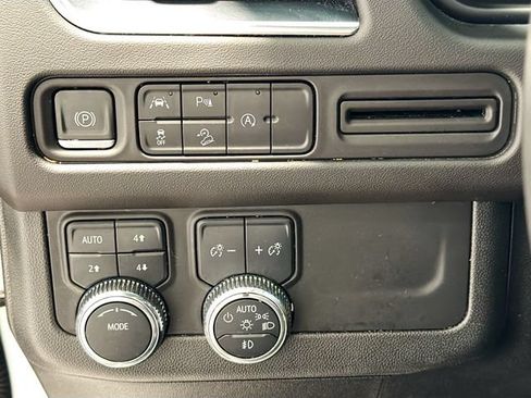 Used 2023 GMC Yukon AT4 AWD/4WD image 10