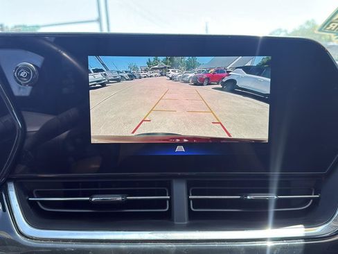 Used 2024 Chevrolet Trax ACTIV w/ Sunroof Package FWD image 26