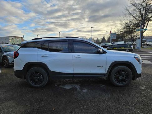 Used 2023 GMC Terrain AT4 image 2