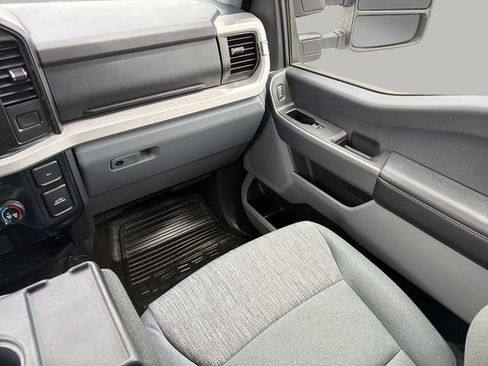 Used 2023 Ford F250 XLT w/ FX4 Off-Road Package AWD/4WD image 14