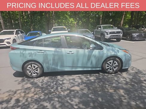 Used 2017 Toyota Prius Two FWD image 8