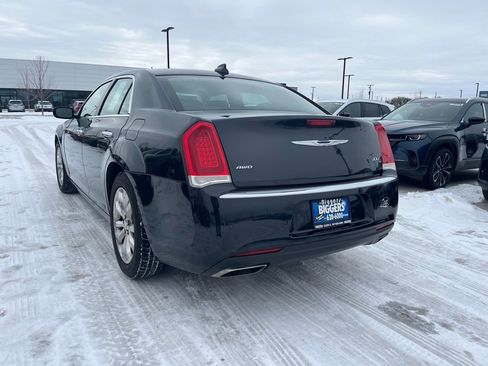 Used 2015 Chrysler 300 C w/ Light Group image 7