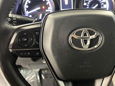 Used 2021 Toyota Camry SE FWD image 18