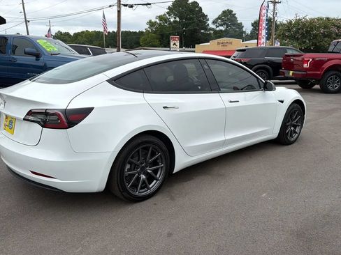 Used 2018 Tesla Model 3 Mid Range RWD image 5