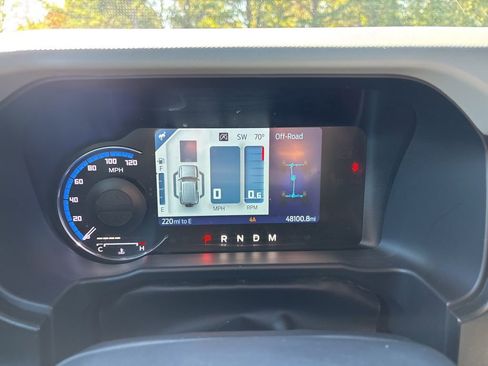 Used 2022 Ford Bronco Badlands image 16