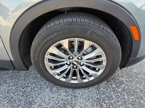 Used 2024 Cadillac XT4 Premium Luxury w/ Technology Package FWD image 20