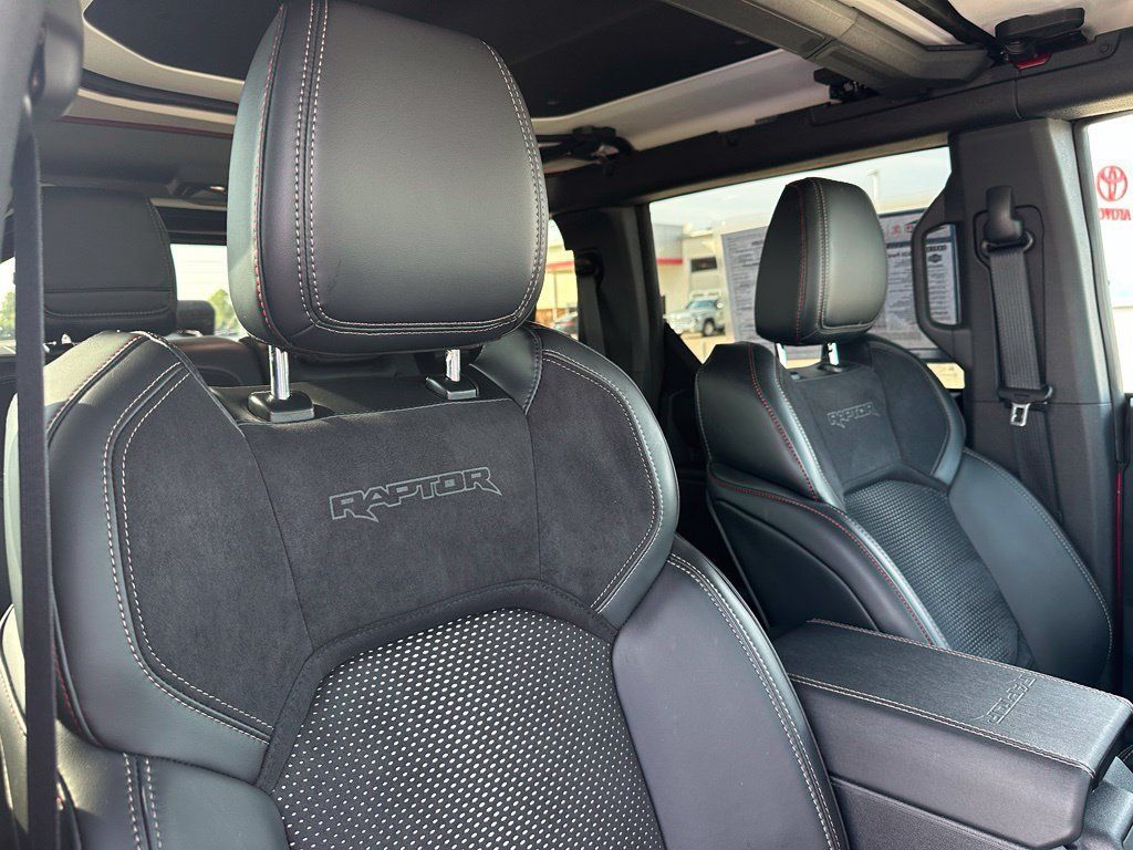 Used 2025 Ford Bronco Raptor AWD/4WD image 24