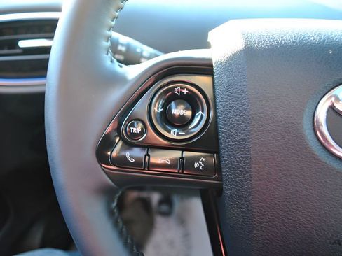 Used 2022 Toyota Prius Limited w/ Premium Convenience Package FWD image 15