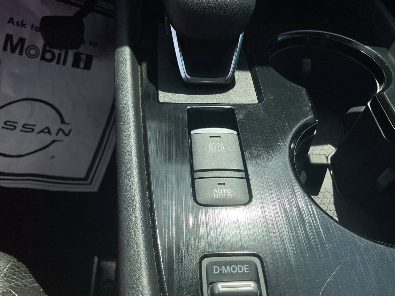 Used 2025 Nissan Rogue SV FWD image 22