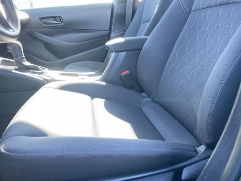 Used 2025 Toyota Corolla LE image 27