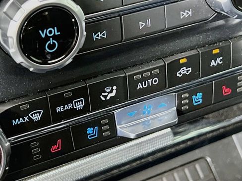 Used 2023 Ford F150 Lariat w/ Equipment Group 502A High AWD/4WD image 19