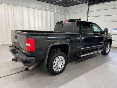 Used 2016 GMC Sierra 2500 Denali w/ Duramax Plus Package AWD/4WD image 4