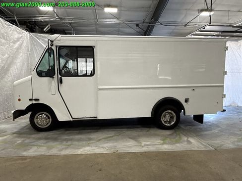 Used 2016 Ford E-350 and Econoline 350 Super Duty w/ A/C Prep Package image 13