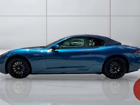 Used 2024 Maserati GranCabrio Trofeo AWD/4WD image 3
