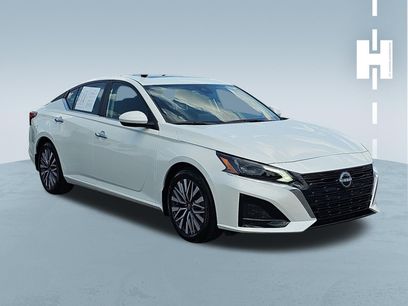 Used 2025 Nissan Altima 2.5 SV w/ SV Premium Package