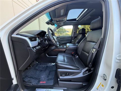 Used 2015 GMC Yukon XL SLT w/ Open Road Package AWD/4WD image 35