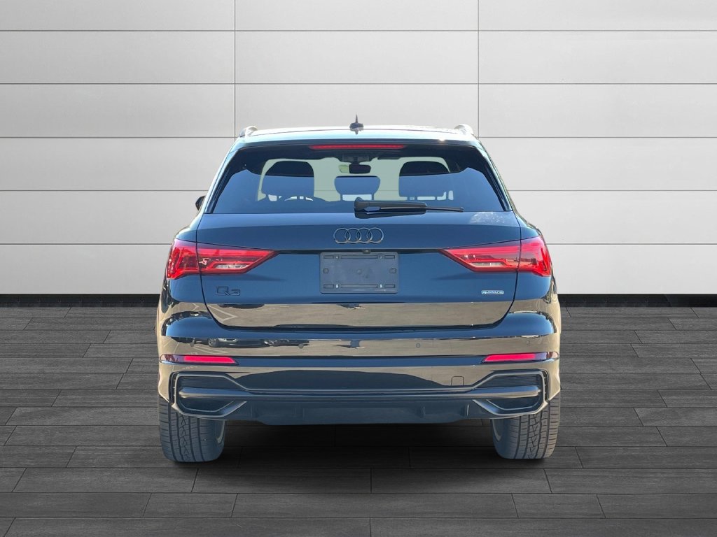 Used 2021 Audi Q3 2.0T Premium w/ Convenience Package AWD/4WD image 4