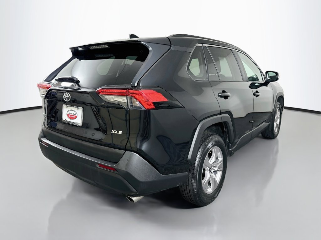Certified 2025 Toyota RAV4 XLE FWD image 5