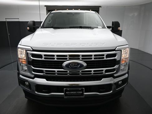 New 2026 Ford F450 XL w/ XL Chrome Package image 3