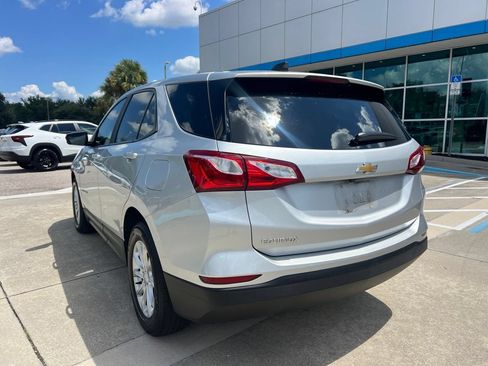 Used 2020 Chevrolet Equinox LS w/ LS Convenience Package FWD image 5