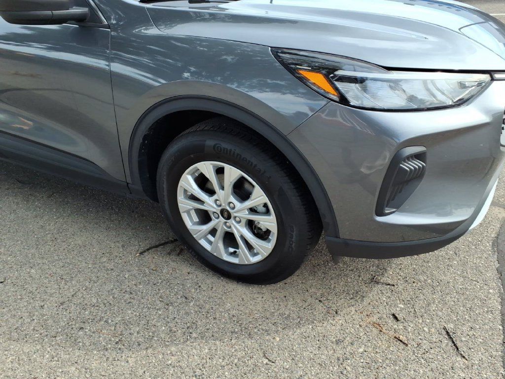Certified 2023 Ford Escape Active AWD/4WD image 5