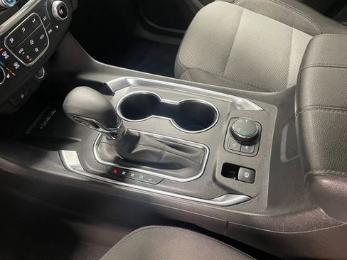 Used 2023 Chevrolet Traverse LT w/ Midnight/Sport Edition image 17