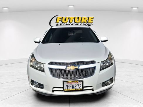 Used 2014 Chevrolet Cruze LT FWD image 2