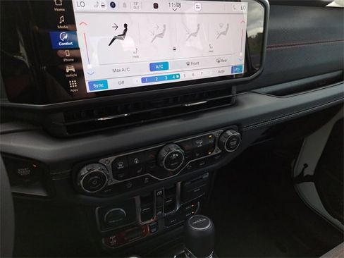 Used 2024 Jeep Gladiator Rubicon w/ Safety Group image 13