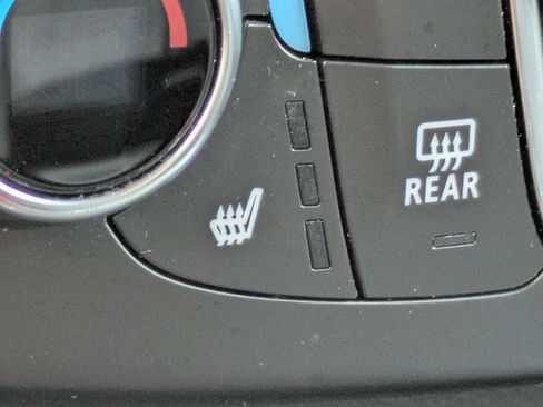 Used 2020 Chevrolet Traverse LT FWD image 23