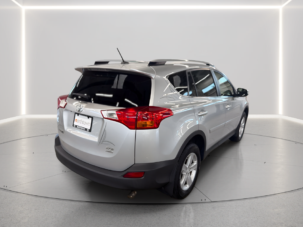 Used 2014 Toyota RAV4 XLE AWD/4WD image 26