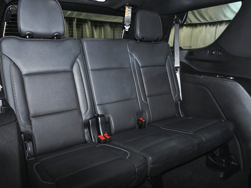 Used 2025 GMC Yukon Denali image 57