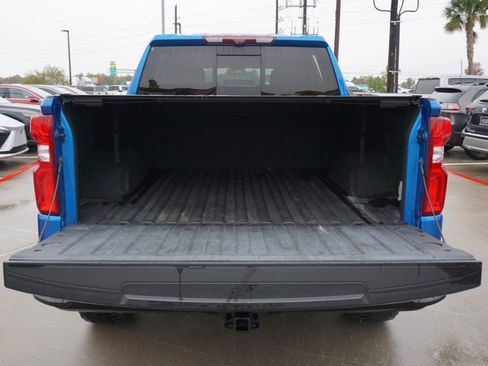 Used 2022 Chevrolet Silverado 1500 ZR2 w/ Technology Package image 40