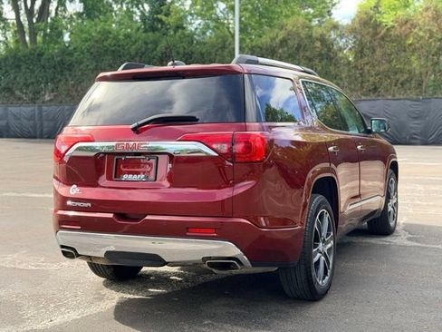 Used 2018 GMC Acadia Denali w/ Technology Package FWD image 5